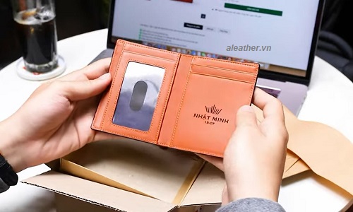 khắc tên lên ví da tại hà nội